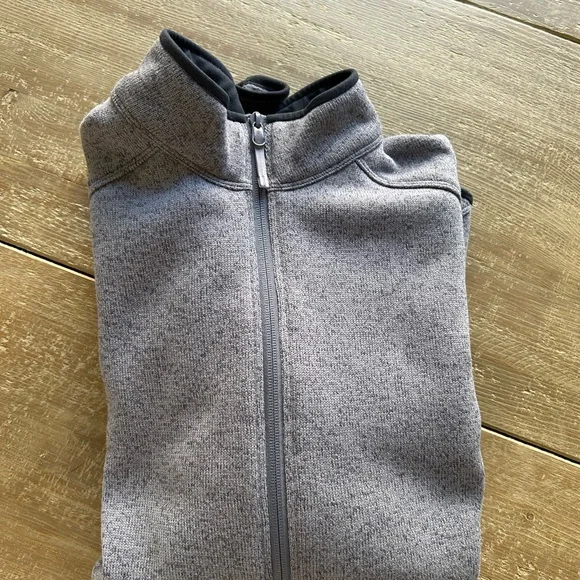 Arc'teryx Men's Gray Sweater - Picture 5 of 5